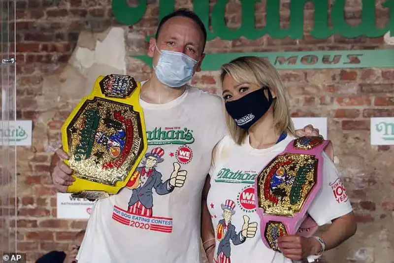 joey chestnut e miki sudo 