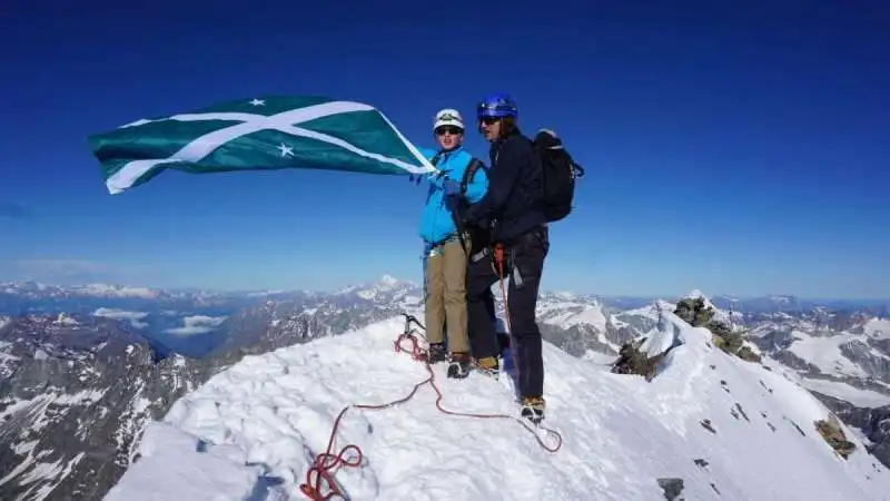 jules molyneaux in cima al monte cervino