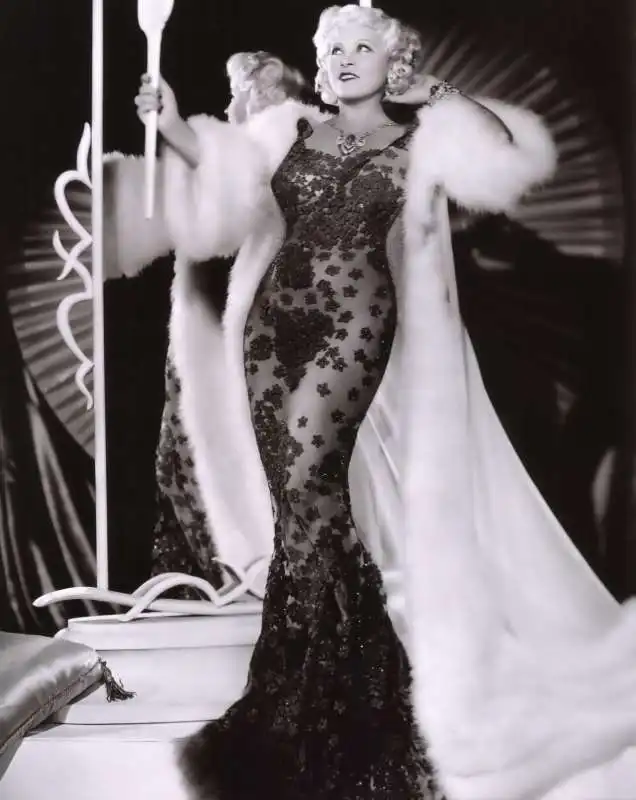 mae west  