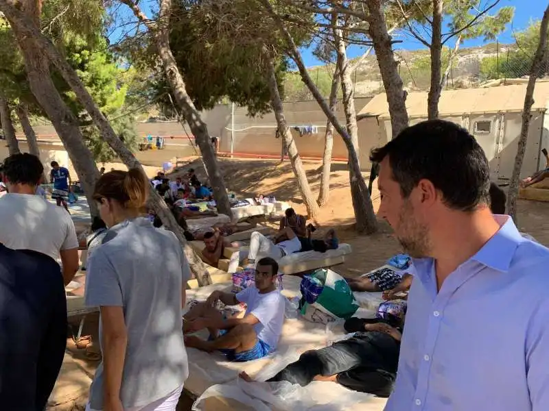 MATTEO SALVINI NELL HOTSPOT DI LAMPEDUSA