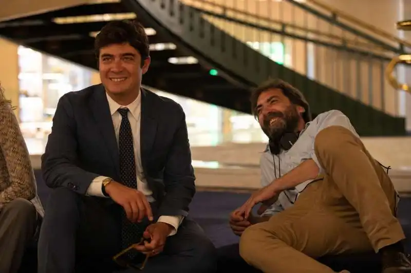 riccardo scamarcio sul set degli infedeli 