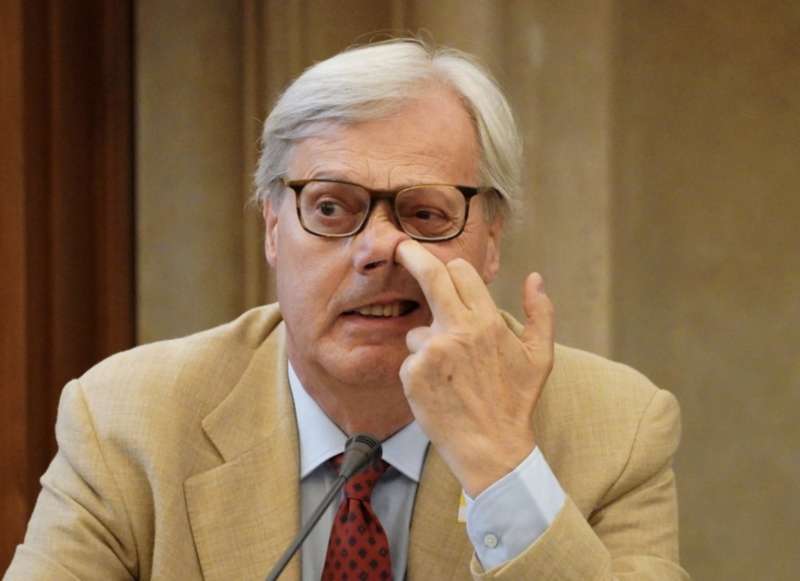 VITTORIO SGARBI AL CONVEGNO SUL CORONAVIRUS IN SENATO