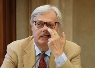 VITTORIO SGARBI AL CONVEGNO SUL CORONAVIRUS IN SENATO