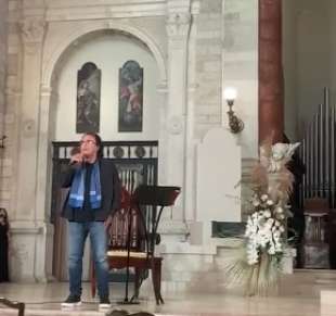 al bano canta in chiesa ad andria 1