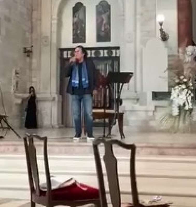 al bano canta in chiesa ad andria 6