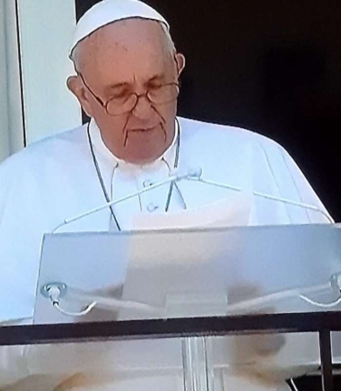 angelus dal gemelli di papa francesco 2