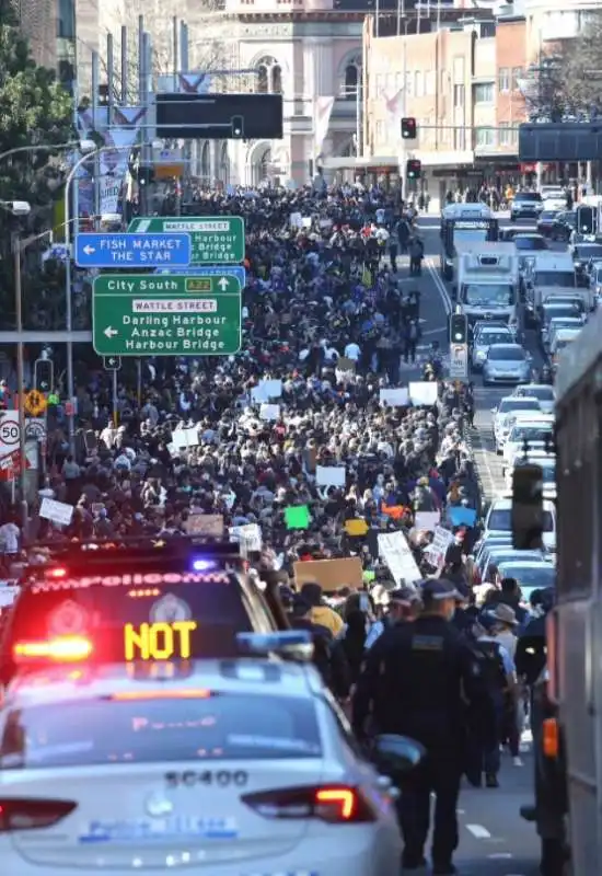 australia   proteste contro il lockdown    10