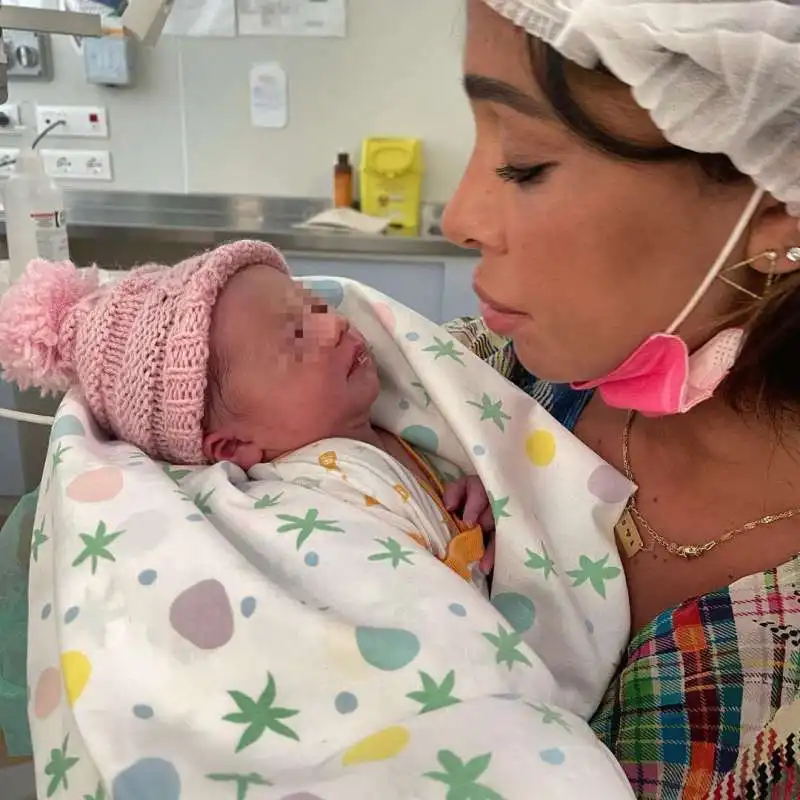 belen rodriguez con la figlia luna mari' 