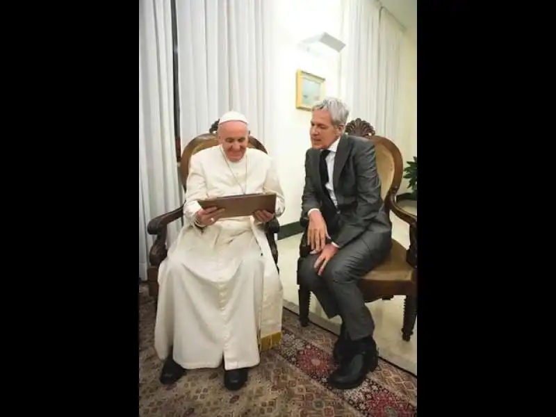 bergoglio con claudio baglioni 