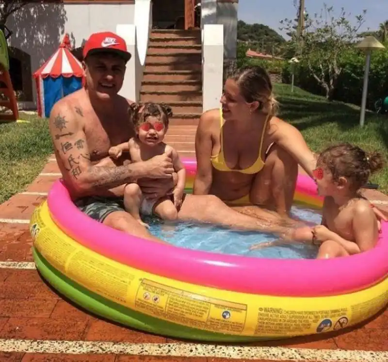 bobo vieri con la famiglia