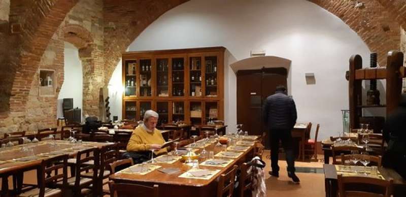 cantina gattavecchi montepulciano