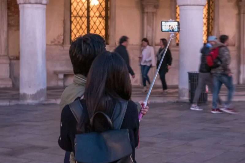 selfie stick