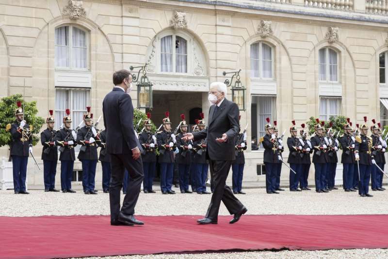 emmanuel macron sergio mattarella