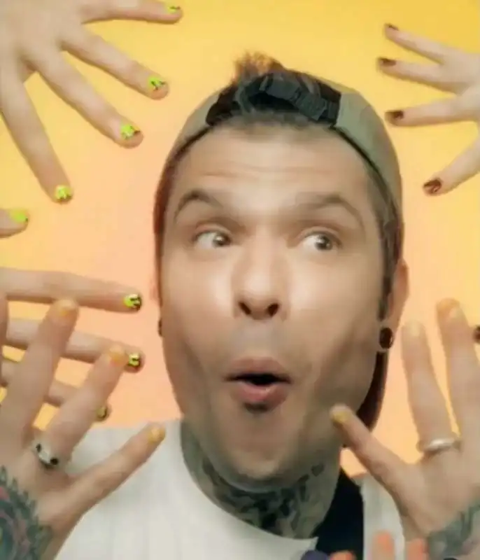 fedez e gli smalti noon 1