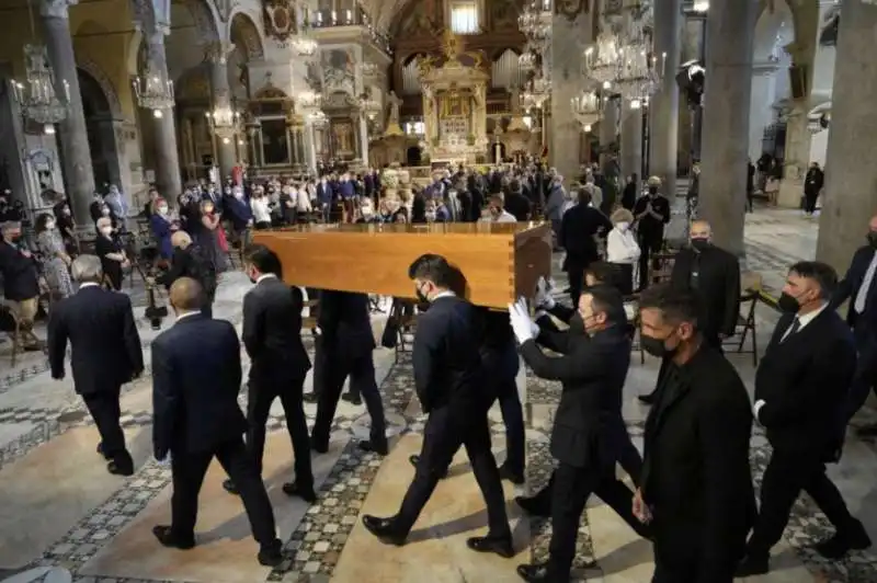 funerali raffaella carra 12