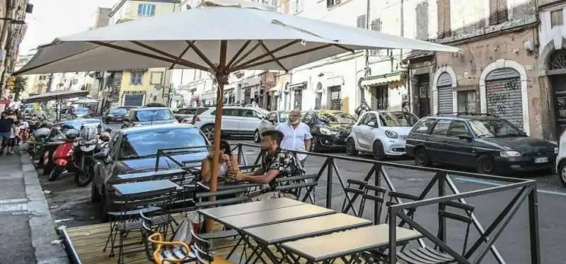 gli inglesi disertano roma