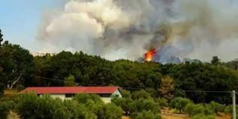 hotel di temptation island in fiamme 5