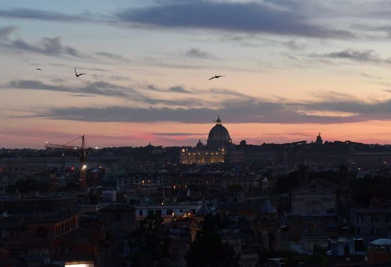 il cupolone visto dalla terrazza di villa medici foto di bacco