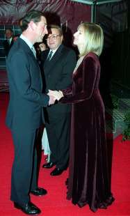 il principe carlo e barbra streisand 9