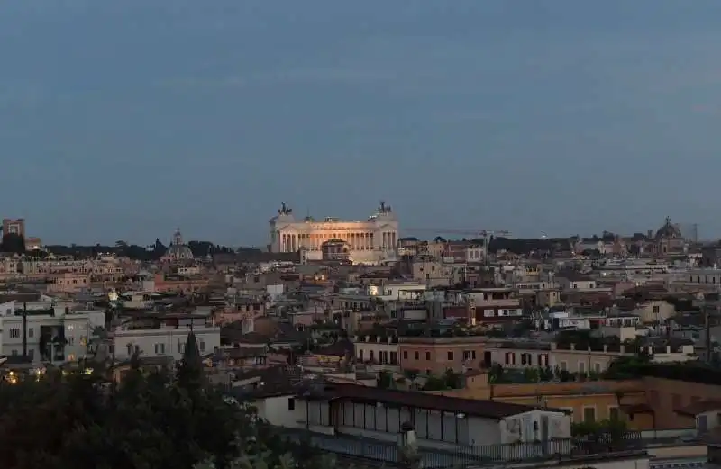 il vittoriano visto dalla terrazza di villa medici  foto di bacco