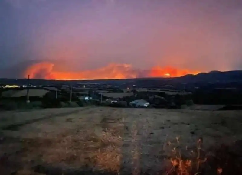 incendio montiferru   oristano   8