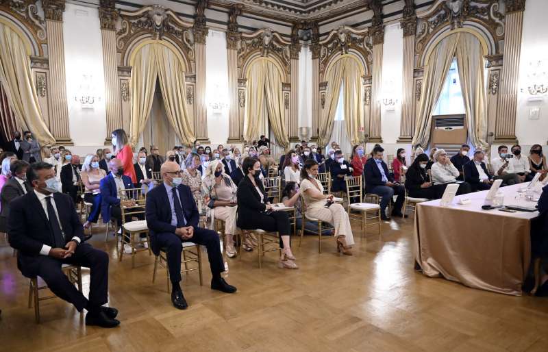 invitati alla presentazione foto di bacco