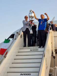 ITALIA CAMPIONE D EUROPA - IL RIENTRO DELL ITALIA A FIUMICINO