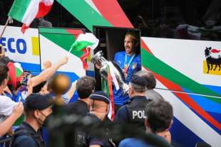 ITALIA CAMPIONE D EUROPA - IL RIENTRO DELL ITALIA A FIUMICINO