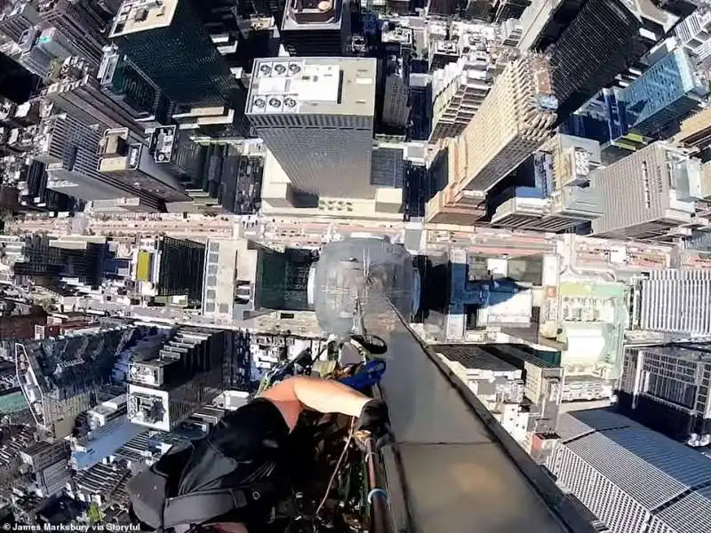 James Marksbury sul Chrysler Building 4