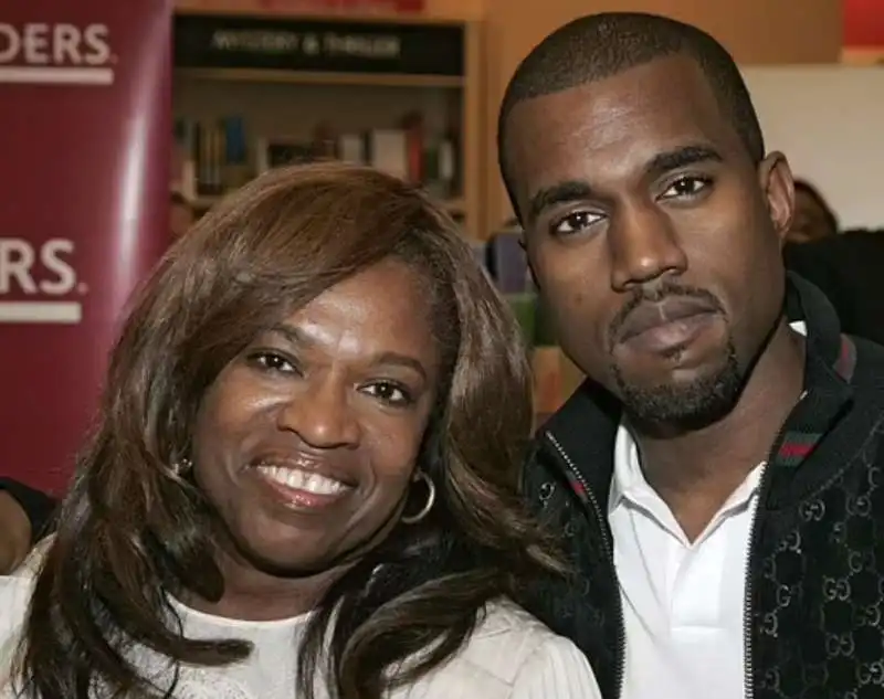 kanye west con la madre donda