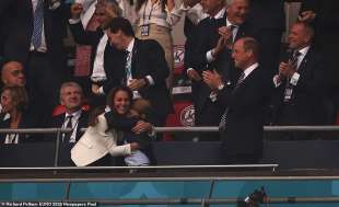 Kate, George e William dopo il gol di Shaw 2