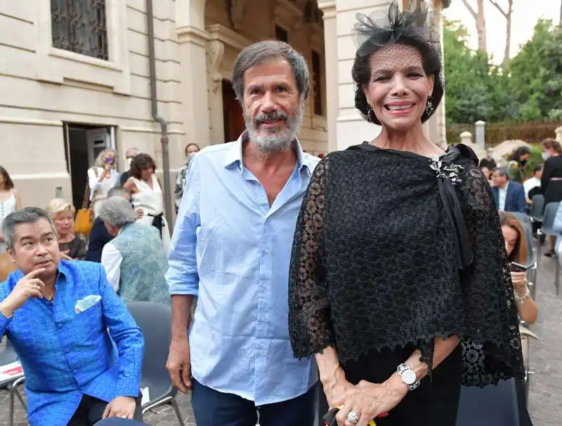 l artista corrado veneziano e marisela federici  foto di bacco