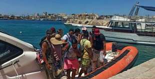 lampedusa migranti 2