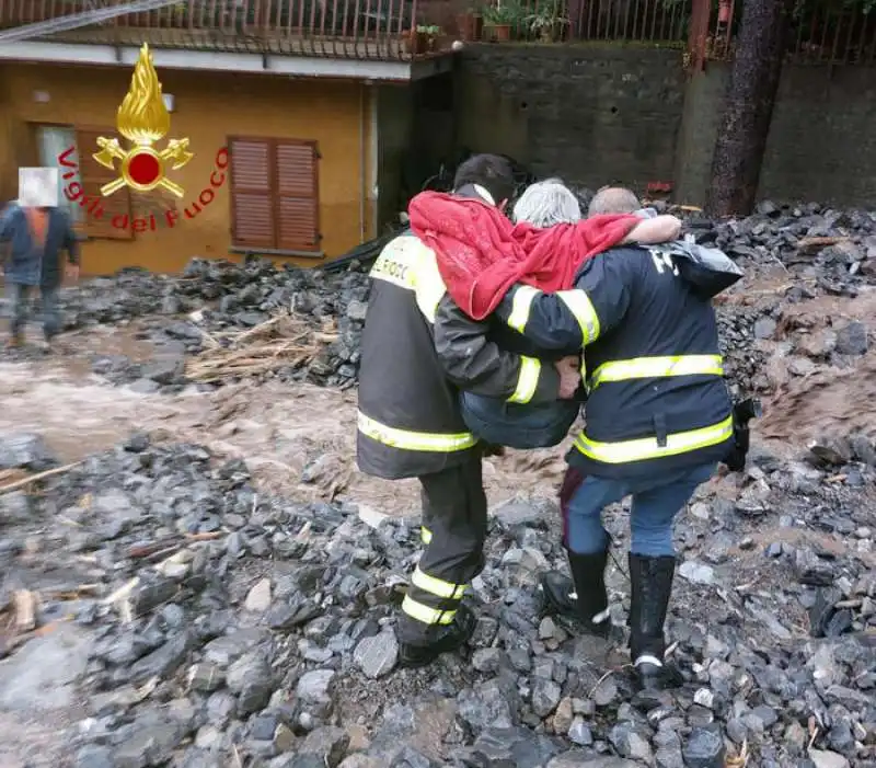 maltempo   esondazioni e piogge in provincia di como  2