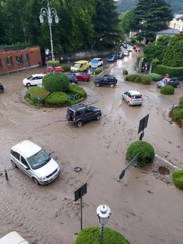 maltempo   esondazioni e piogge in provincia di como  4