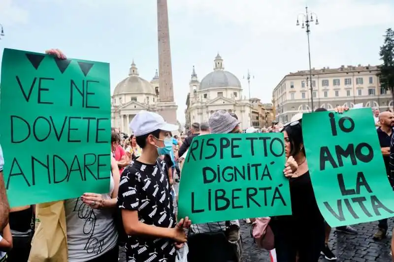 manifestazione contro il green pass a roma1