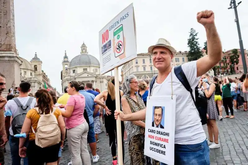 manifestazione contro il green pass a roma10