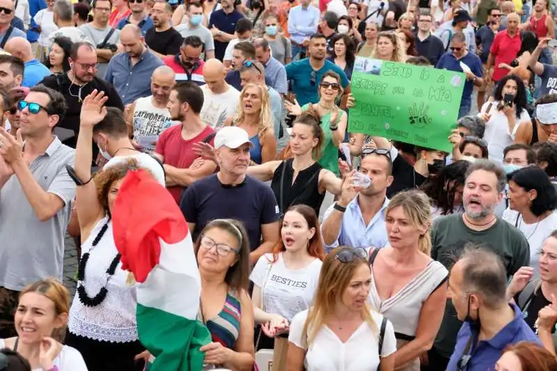 manifestazione contro il green pass a roma16