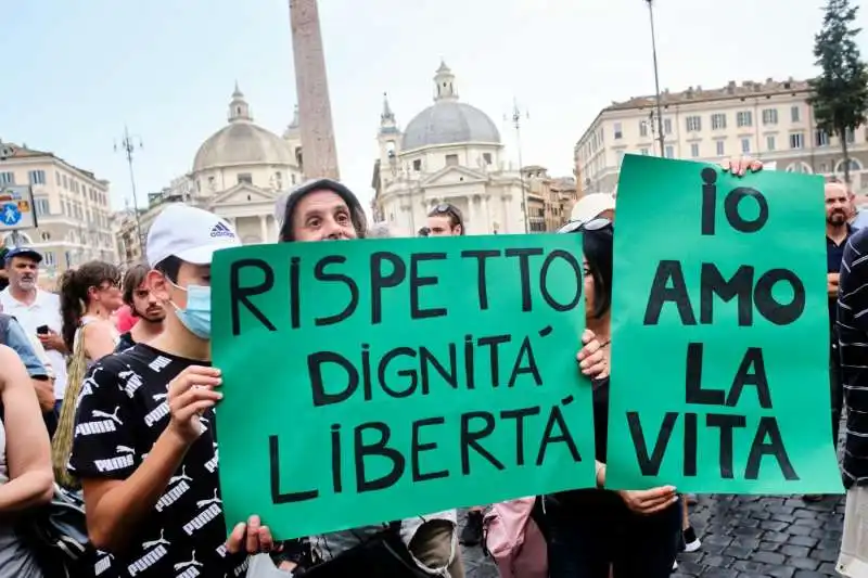 manifestazione contro il green pass a roma4