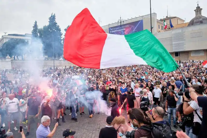 manifestazione contro il green pass a roma5