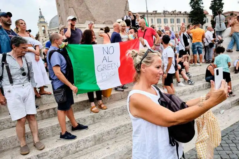 manifestazione contro il green pass a roma7