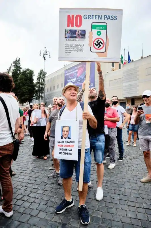 manifestazione contro il green pass a roma8