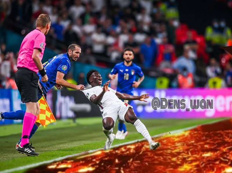 Meme su Chiellini Saka 2