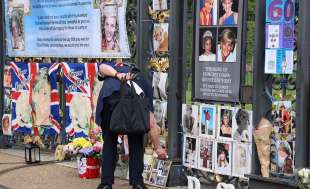 memoriale per i 60 anni di lady diana 2