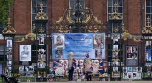 memoriale per i 60 anni di lady diana 7