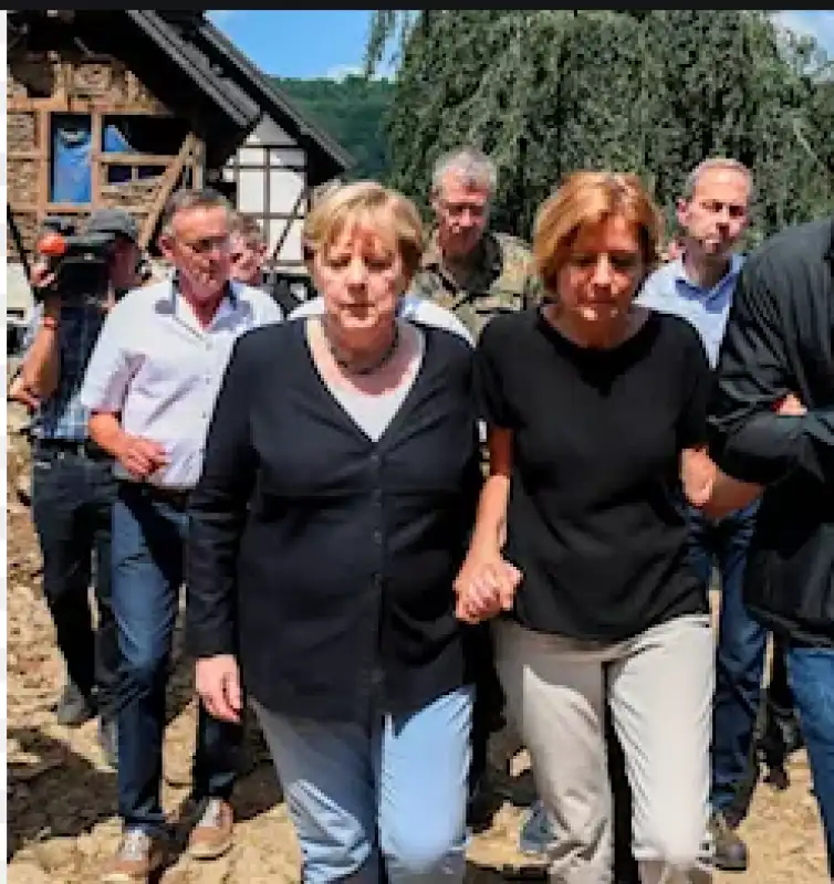 merkel in jeans