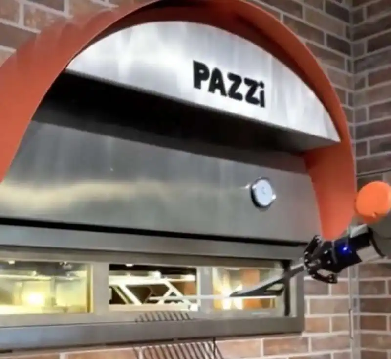 PIZZAIOLO ROBOT PARIGI 