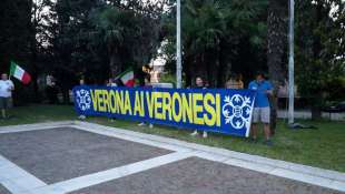 protesta centro di accoglienza roncoleva di trevenzuolo