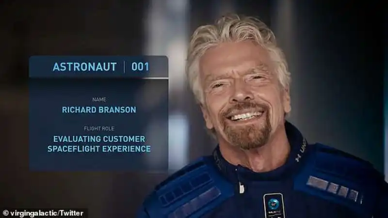 Richard Branson annuncia il volo nello spazio