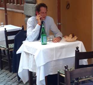 ROMA - JOHN ELKANN AL RISTORANTE